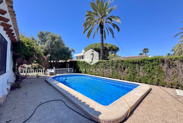 D'occasion - Villa -
Orihuela Costa - Costa Blanca