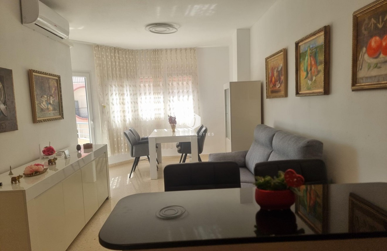 Resale - Apartment / flat -
Torrevieja - Playa de los Locos