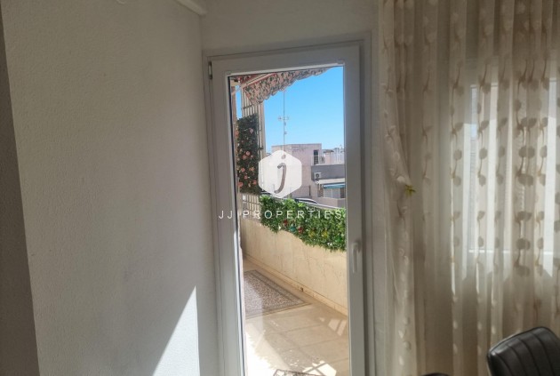 Resale - Apartment / flat -
Torrevieja - Playa de los Locos