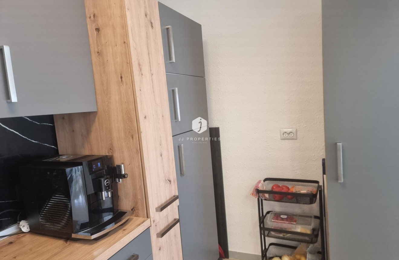 Resale - Apartment / flat -
Torrevieja - Playa de los Locos