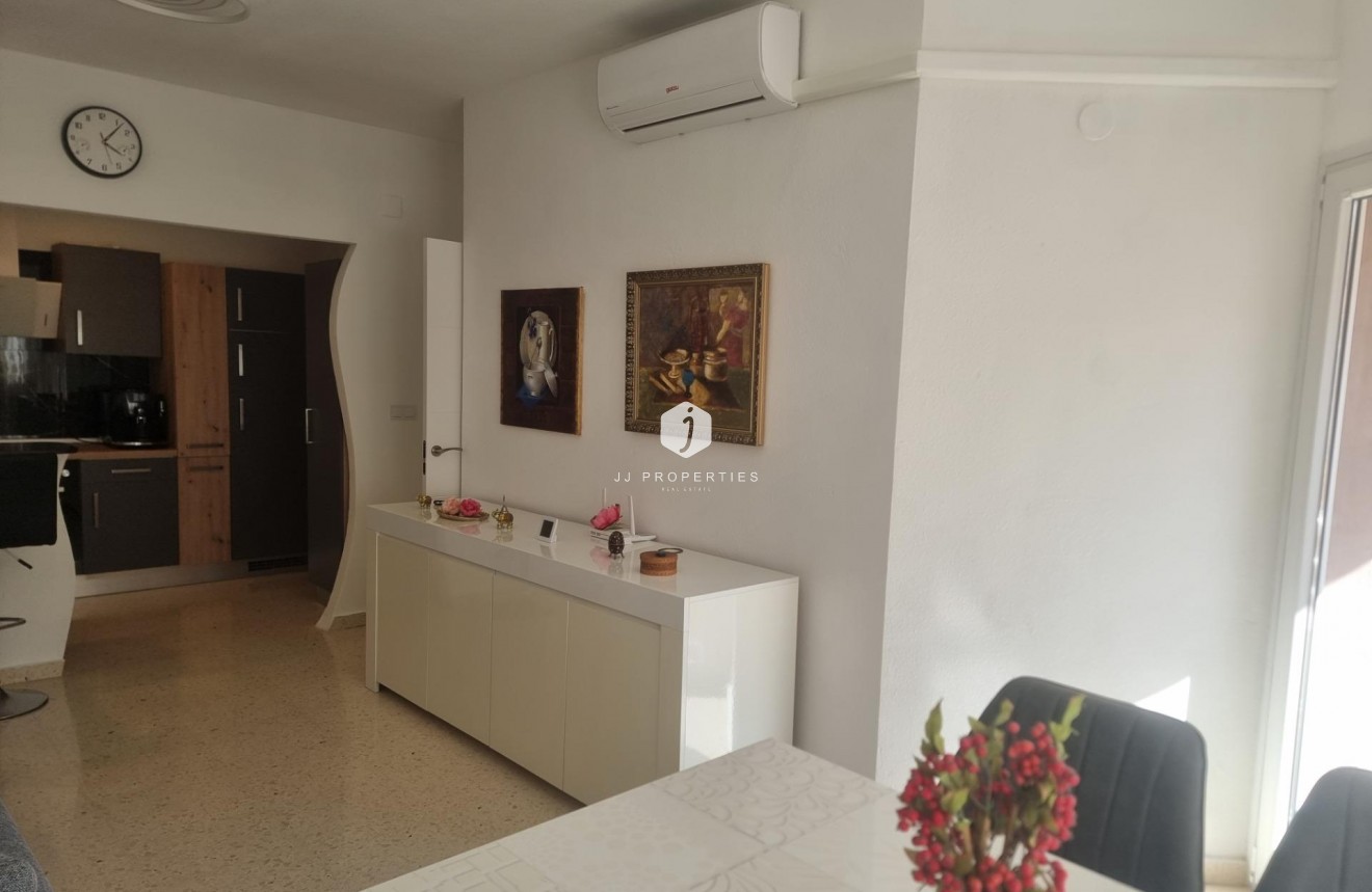 Resale - Apartment / flat -
Torrevieja - Playa de los Locos