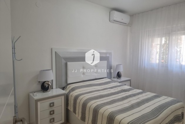 Resale - Apartment / flat -
Torrevieja - Playa de los Locos