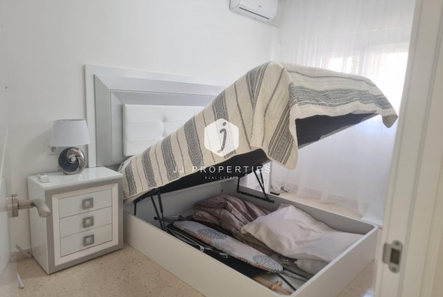 Resale - Apartment / flat -
Torrevieja - Playa de los Locos