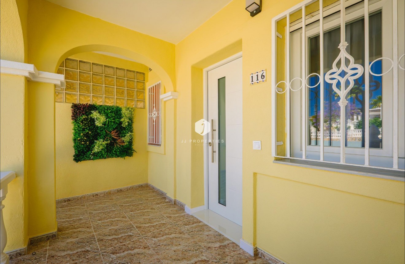 D'occasion - Chalet -
Orihuela Costa - Las Filipinas