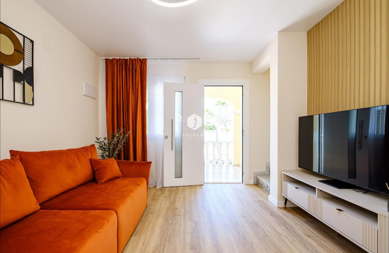 D'occasion - Chalet -
Orihuela Costa - Las Filipinas