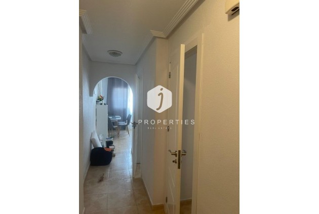 Z drugiej ręki - Mieszkanie w bloku -
Torrevieja - Playa de los Locos