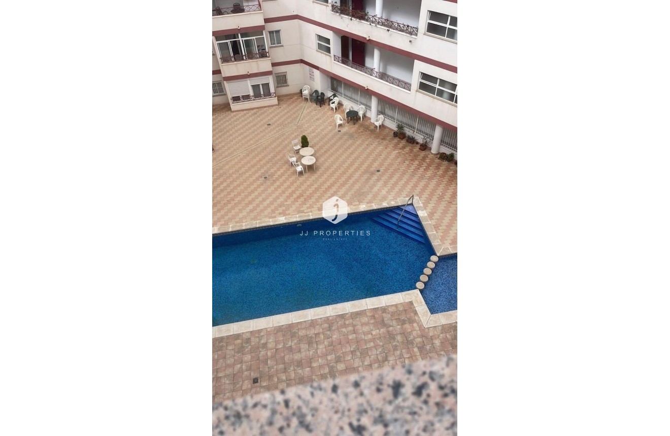Z drugiej ręki - Mieszkanie w bloku -
Torrevieja - Playa de los Locos