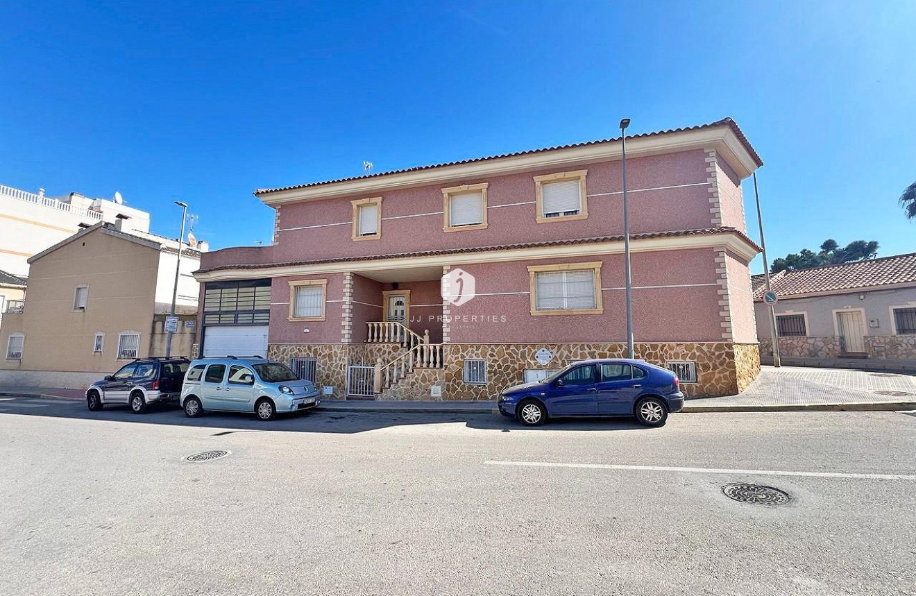D'occasion - Villa -
Formentera del Segura - C- Cooperativa