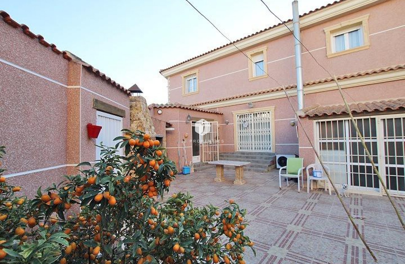D'occasion - Villa -
Formentera del Segura - C- Cooperativa