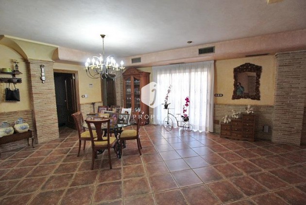 D'occasion - Villa -
Formentera del Segura - C- Cooperativa