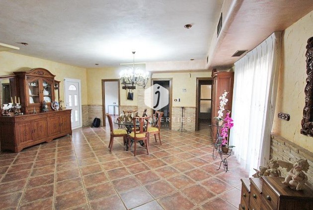 D'occasion - Villa -
Formentera del Segura - C- Cooperativa