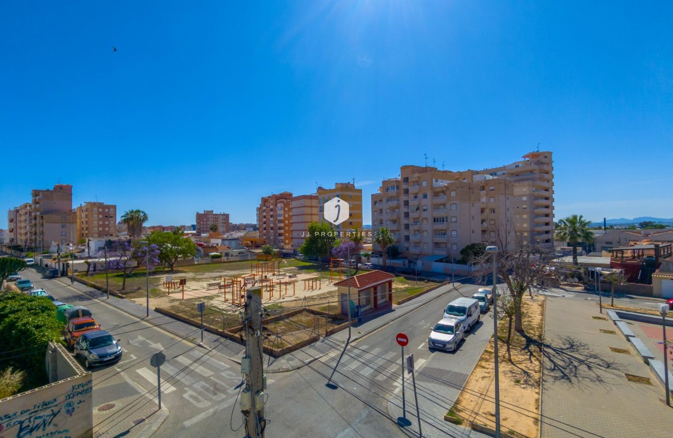 Tweedehands - Chalet -
Torrevieja - Nueva Torrevieja