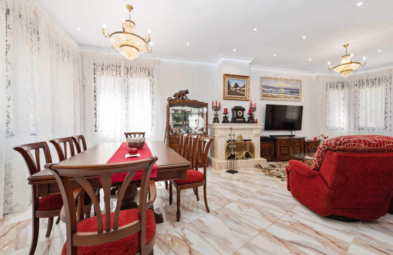 D'occasion - Villa -
Orihuela Costa - Costa Blanca