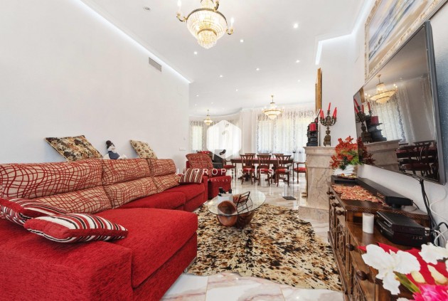 D'occasion - Villa -
Orihuela Costa - Costa Blanca