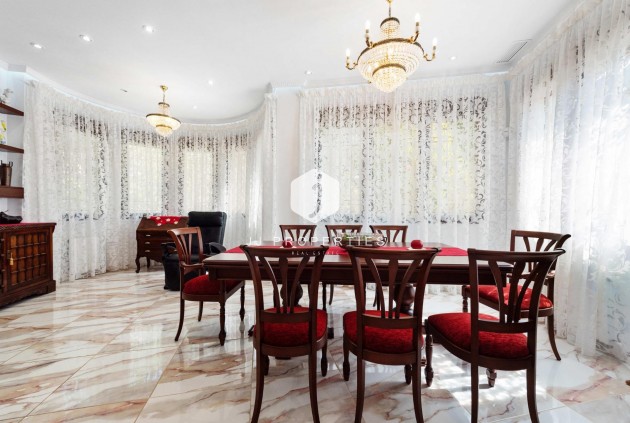 D'occasion - Villa -
Orihuela Costa - Costa Blanca