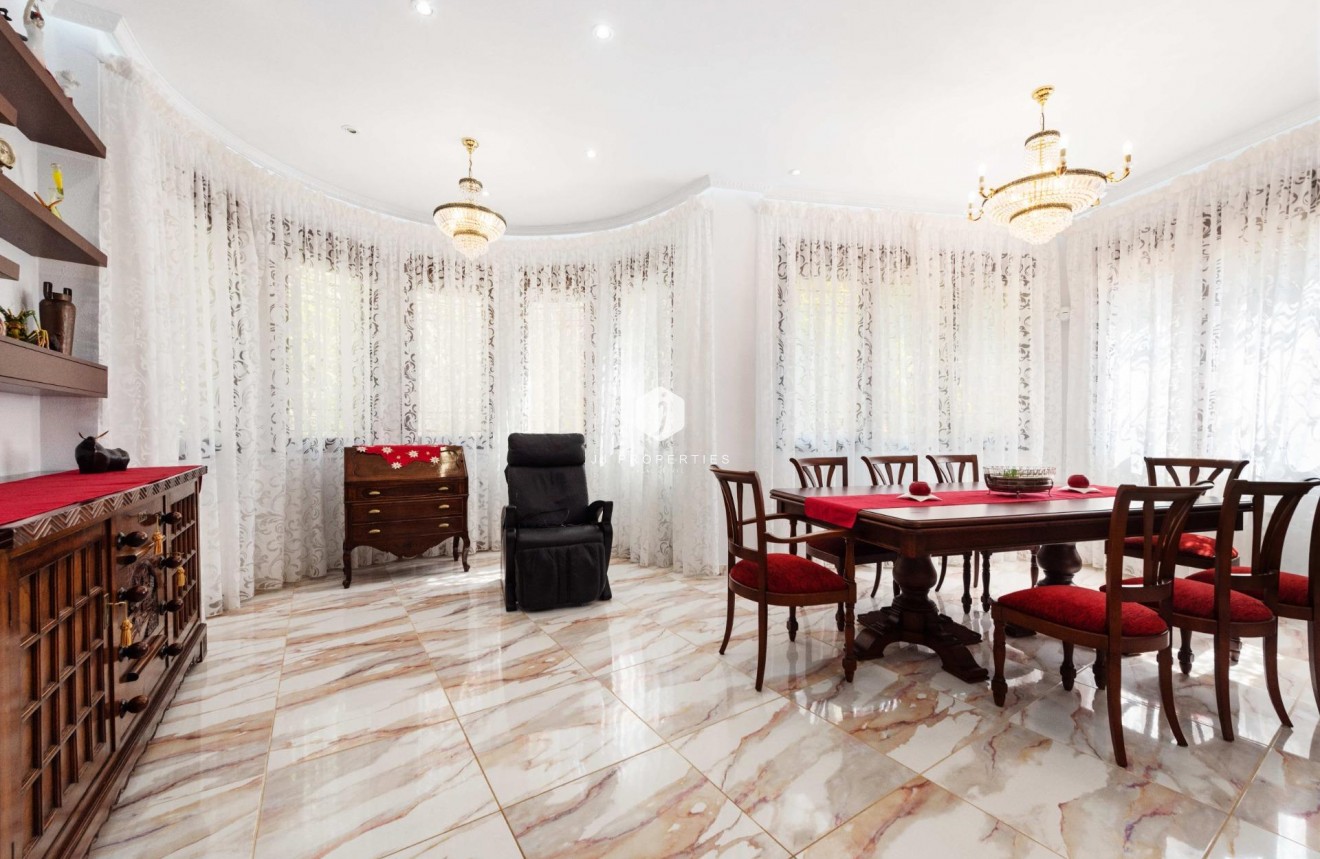 D'occasion - Villa -
Orihuela Costa - Costa Blanca