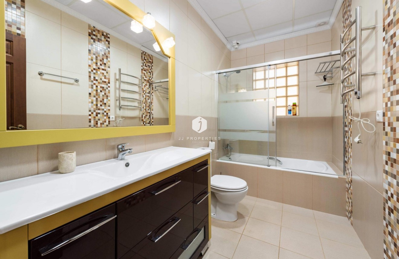 D'occasion - Villa -
Orihuela Costa - Costa Blanca