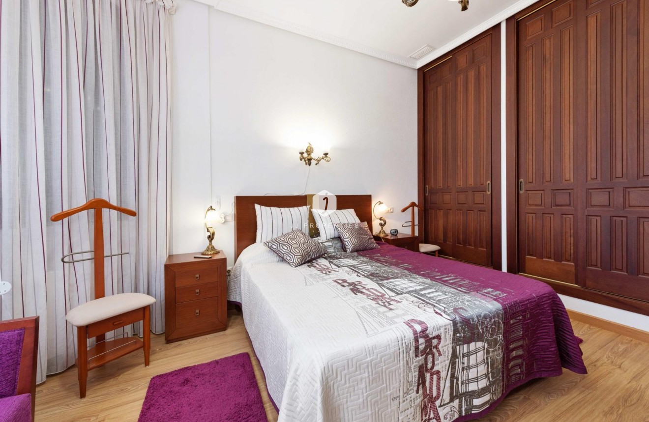 D'occasion - Villa -
Orihuela Costa - Costa Blanca