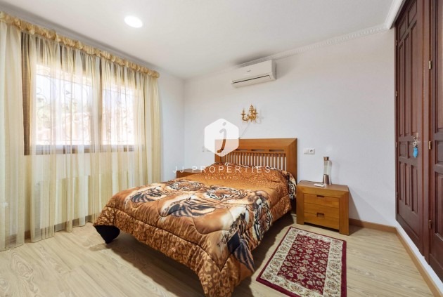 D'occasion - Villa -
Orihuela Costa - Costa Blanca