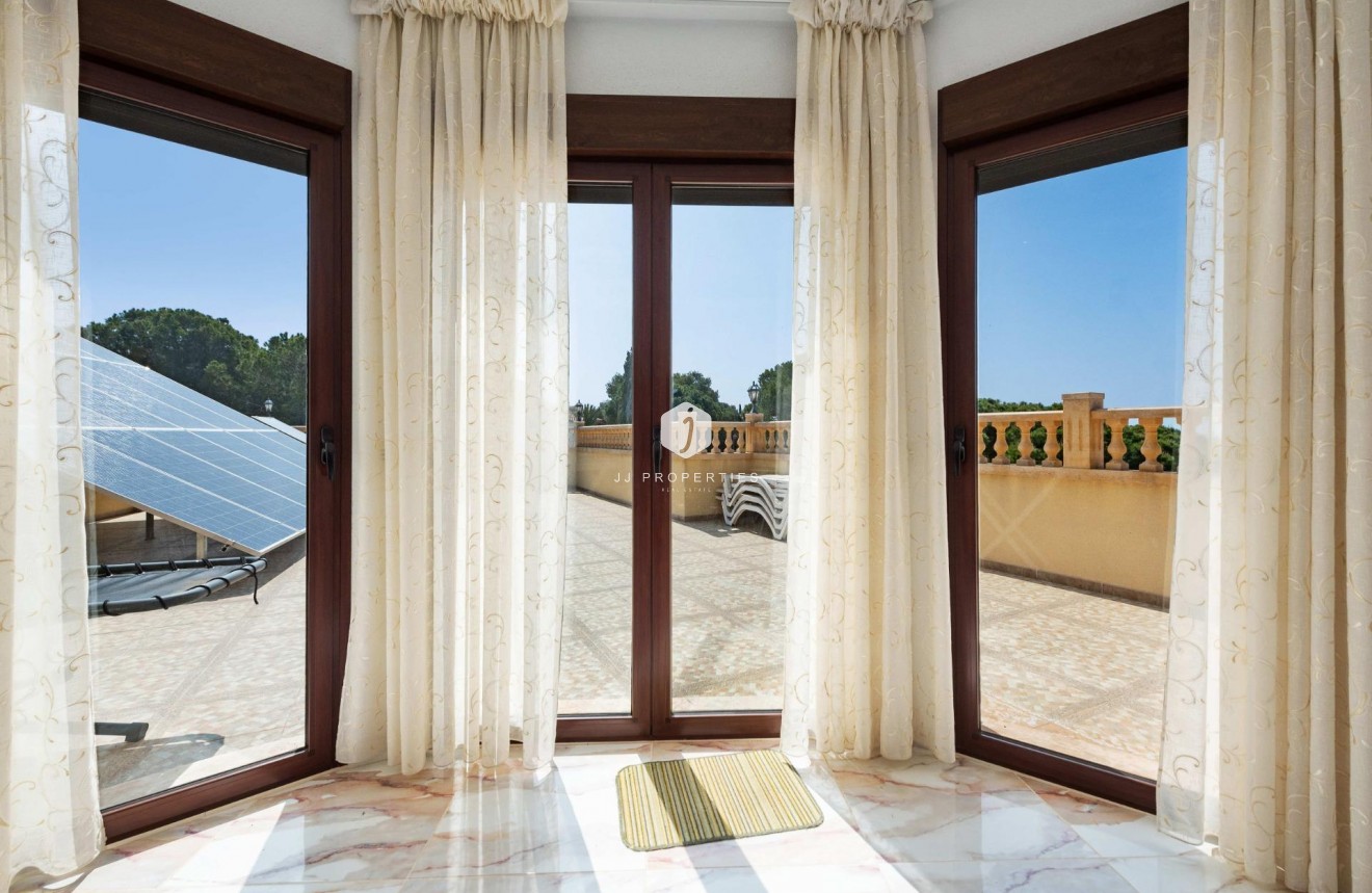 D'occasion - Villa -
Orihuela Costa - Costa Blanca