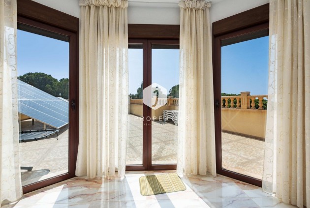 D'occasion - Villa -
Orihuela Costa - Costa Blanca