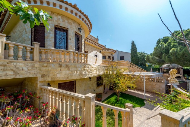 D'occasion - Villa -
Orihuela Costa - Costa Blanca