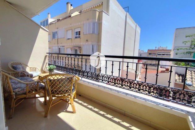 D'occasion - Appartement -
Torrevieja - Centro