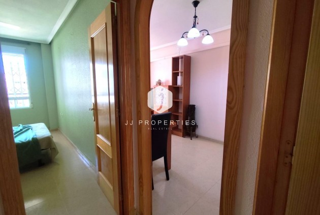 D'occasion - Appartement -
Torrevieja - Centro