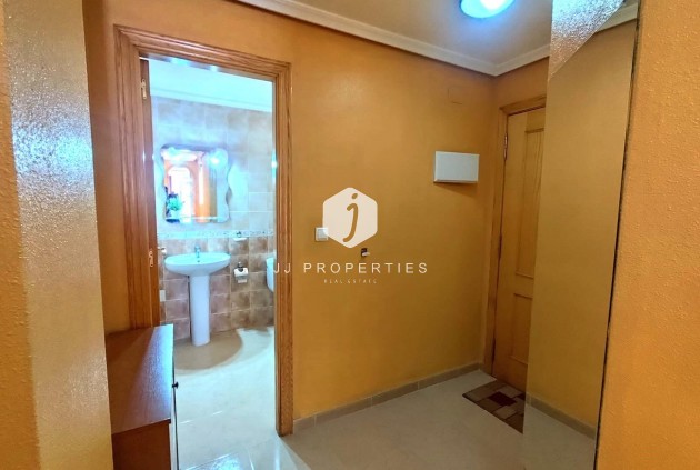 D'occasion - Appartement -
Torrevieja - Centro