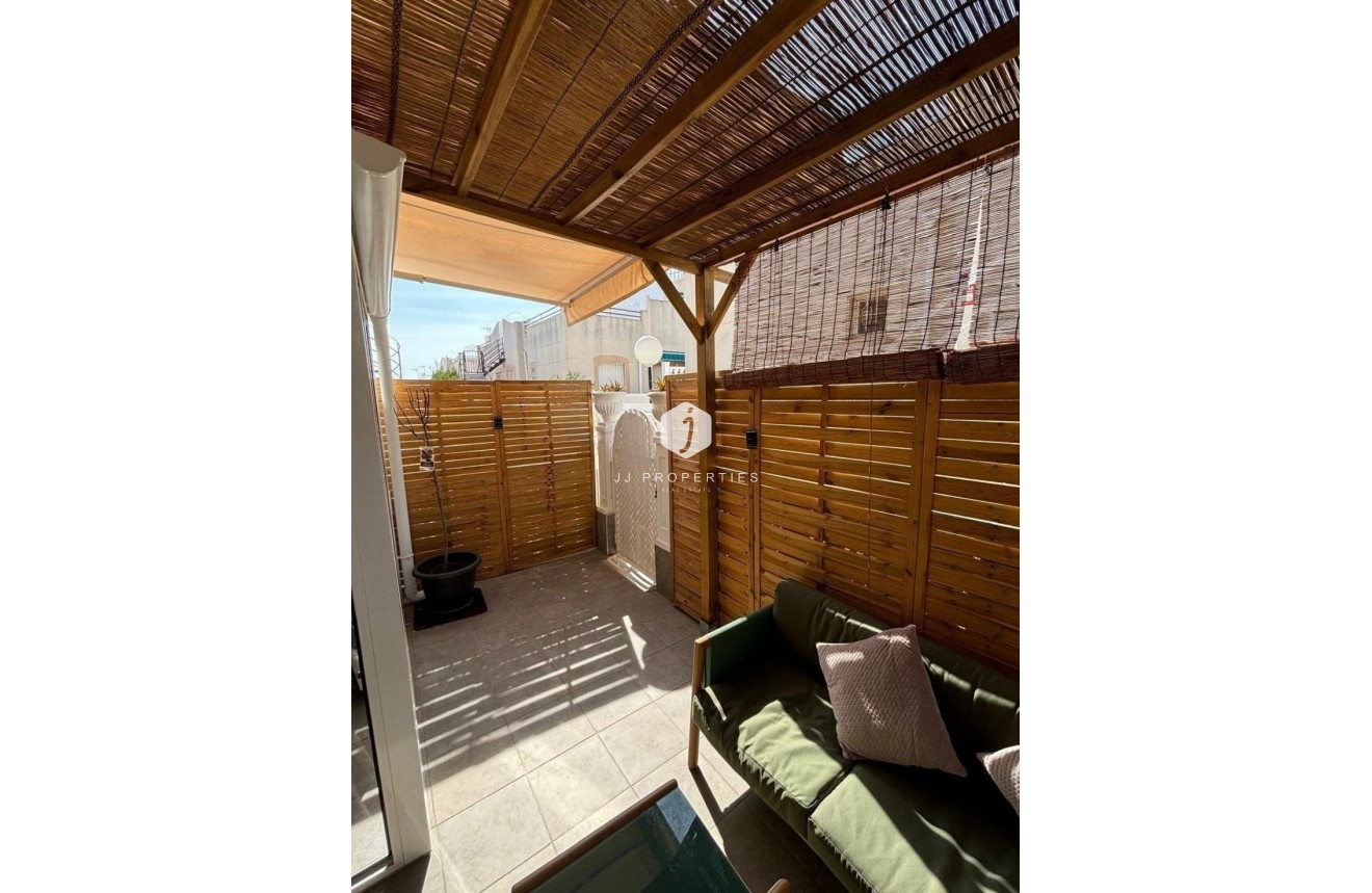 Resale - Bungalow -
Torrevieja - Los Balcones - Los Altos del Edén