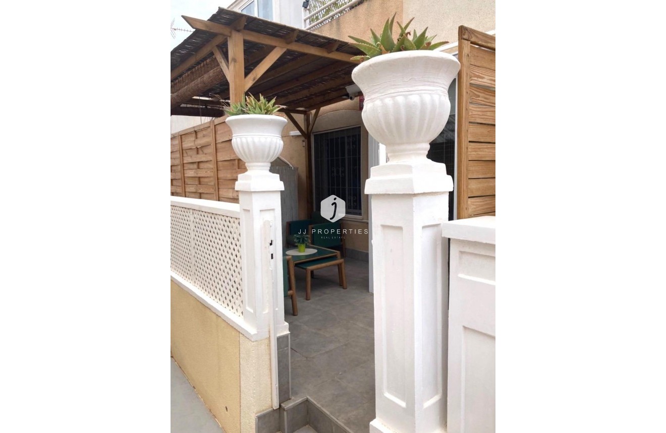 Resale - Bungalow -
Torrevieja - Los Balcones - Los Altos del Edén