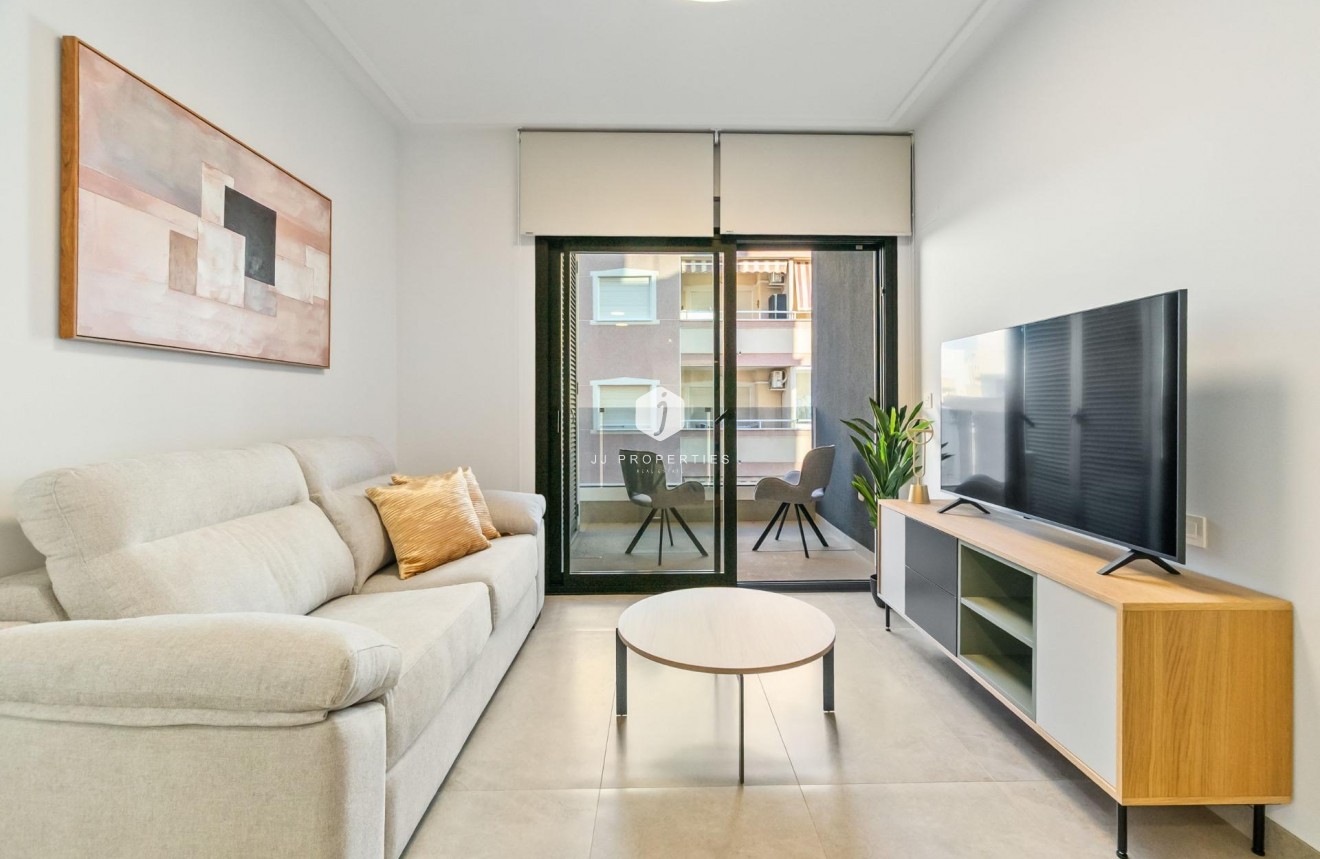 D'occasion - Appartement -
Torrevieja - Playa del Cura