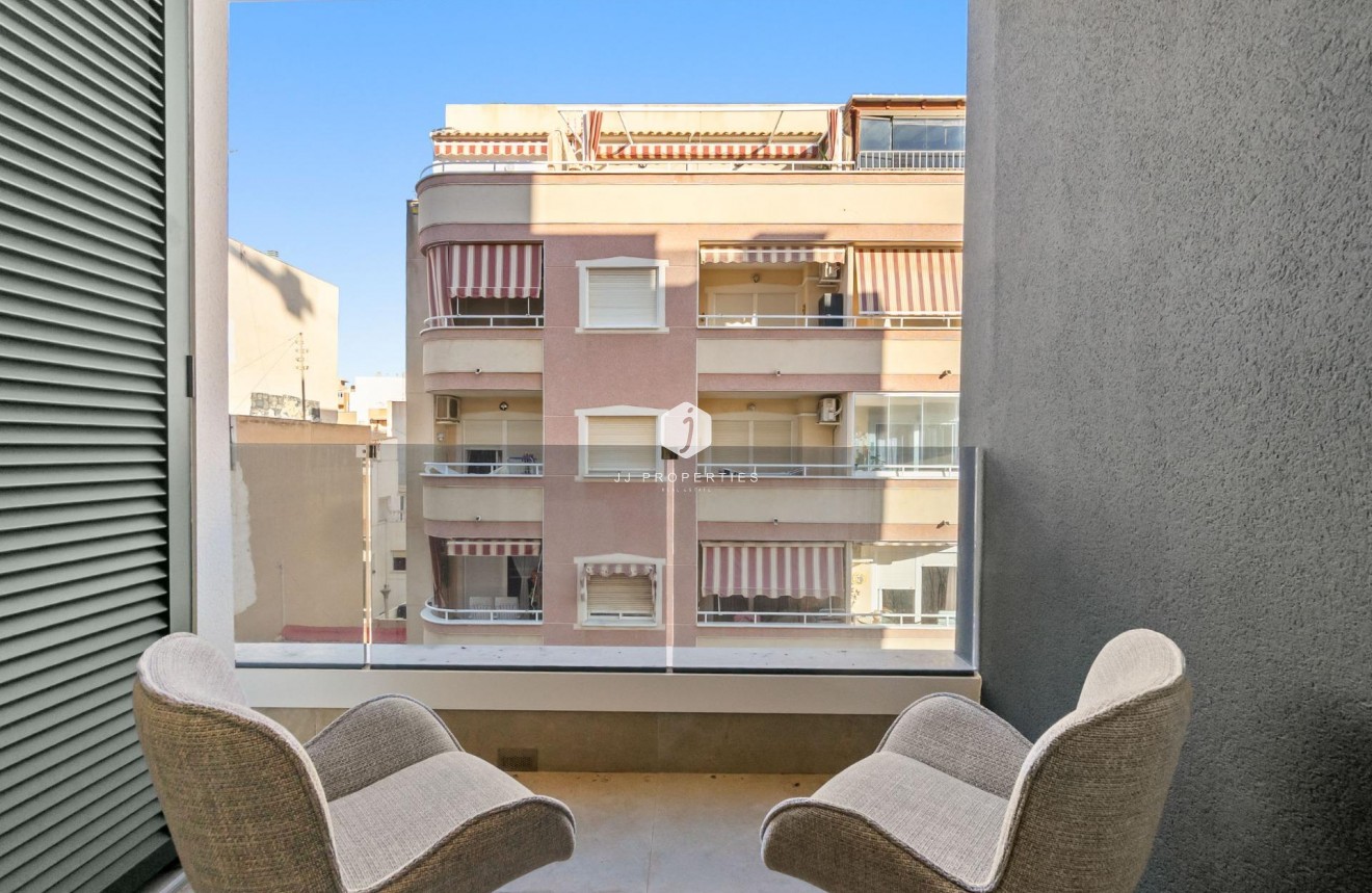 D'occasion - Appartement -
Torrevieja - Playa del Cura