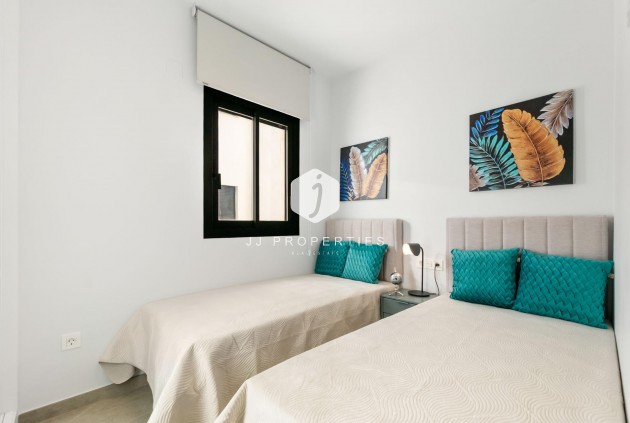 D'occasion - Appartement -
Torrevieja - Playa del Cura