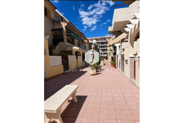 Aus zweiter Hand - Wohnung -
Torrevieja - Acequion