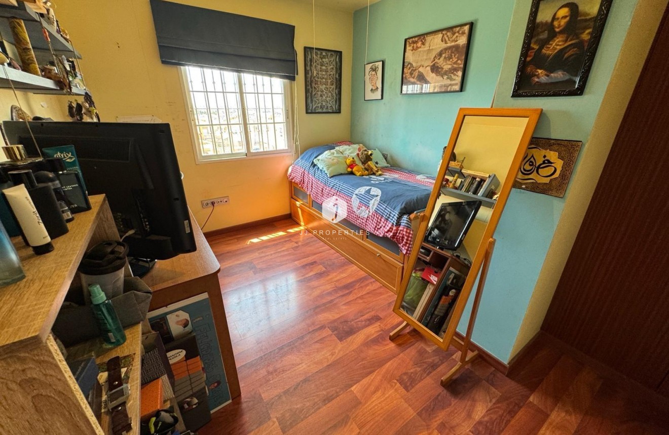 D'occasion - Villa -
Torrevieja - Zona Los Frutales