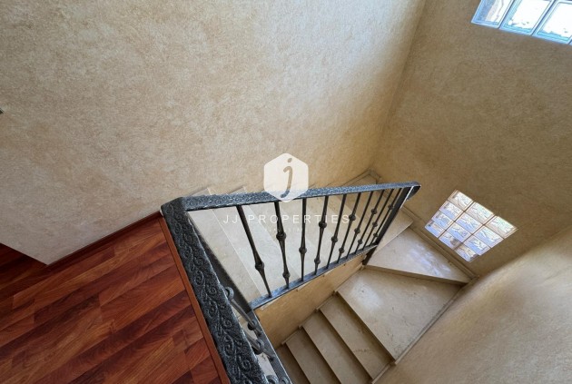 D'occasion - Villa -
Torrevieja - Zona Los Frutales
