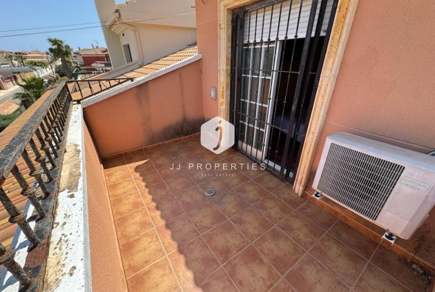 D'occasion - Villa -
Torrevieja - Zona Los Frutales