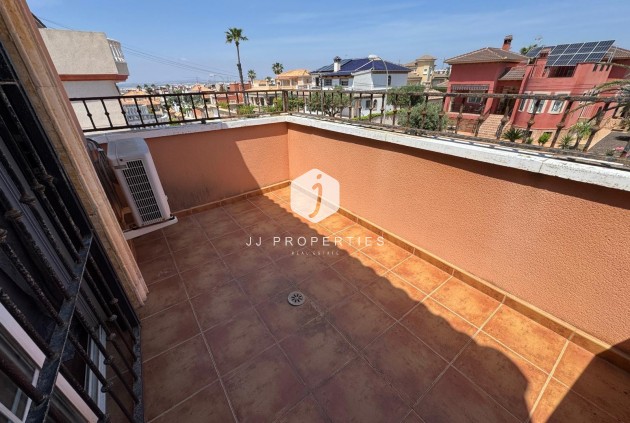 D'occasion - Villa -
Torrevieja - Zona Los Frutales