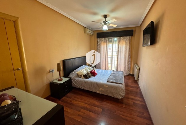D'occasion - Villa -
Torrevieja - Zona Los Frutales