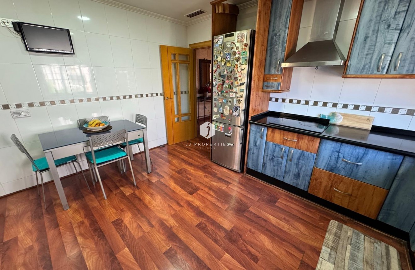 D'occasion - Villa -
Torrevieja - Zona Los Frutales