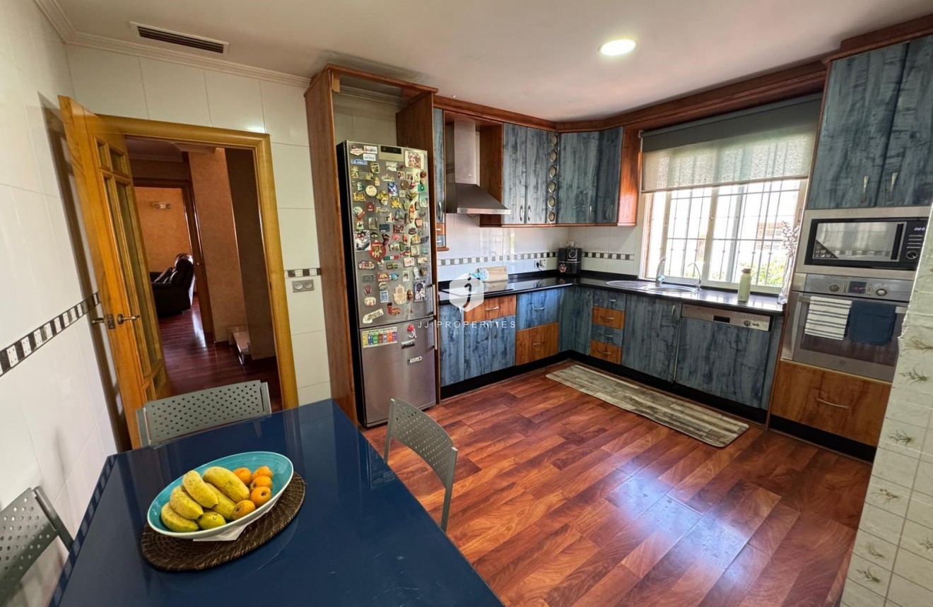 D'occasion - Villa -
Torrevieja - Zona Los Frutales