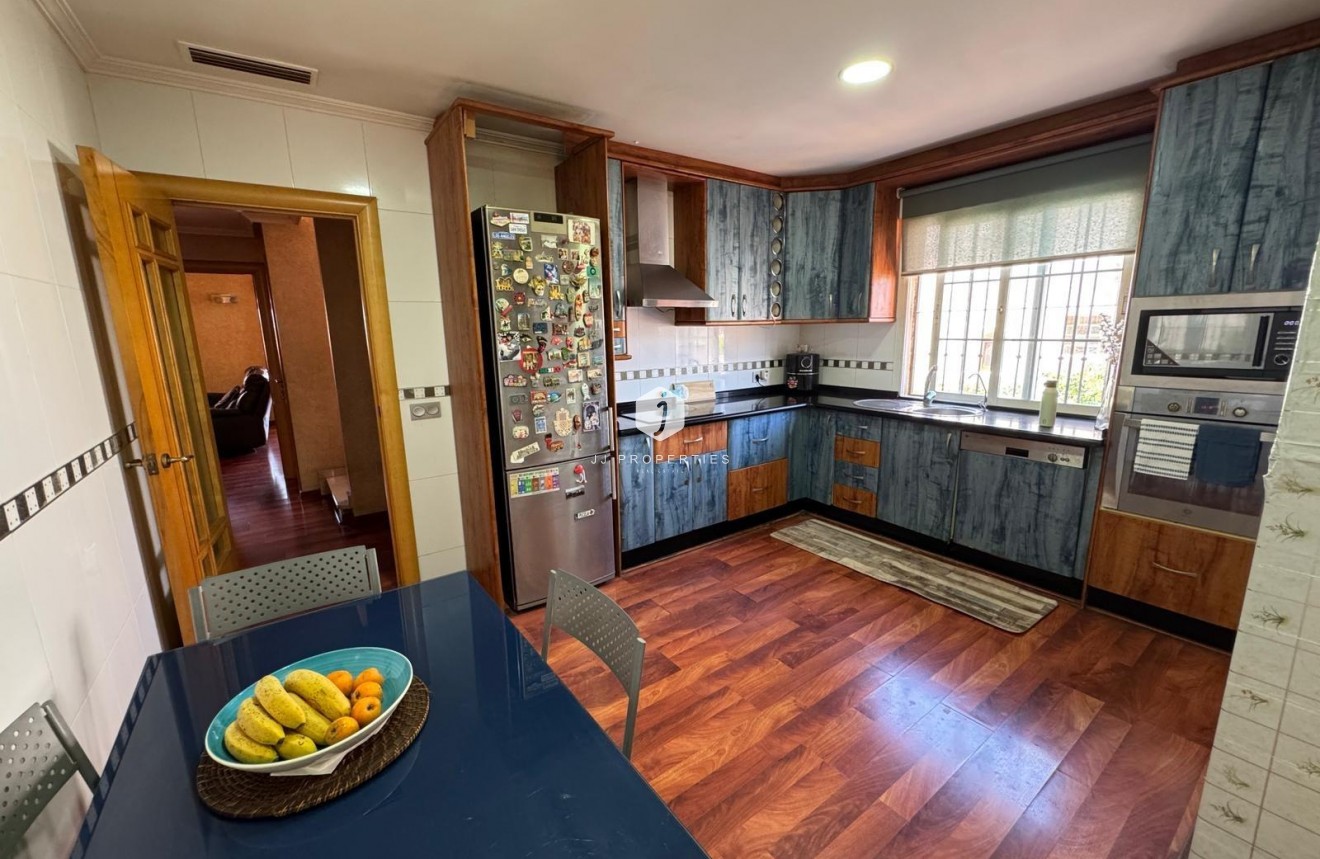 D'occasion - Villa -
Torrevieja - Zona Los Frutales