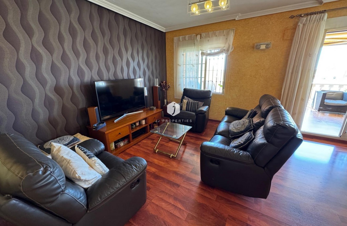 D'occasion - Villa -
Torrevieja - Zona Los Frutales