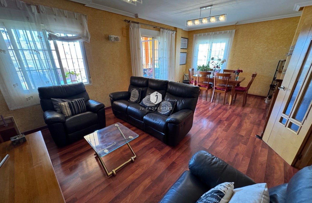 D'occasion - Villa -
Torrevieja - Zona Los Frutales