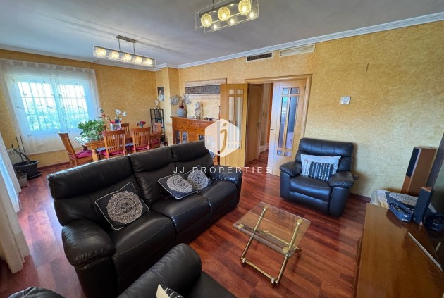 D'occasion - Villa -
Torrevieja - Zona Los Frutales