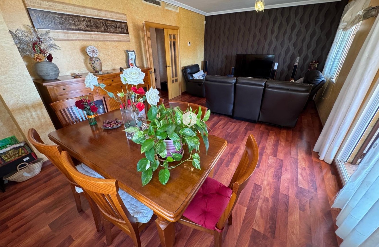 D'occasion - Villa -
Torrevieja - Zona Los Frutales