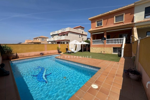 D'occasion - Villa -
Torrevieja - Zona Los Frutales