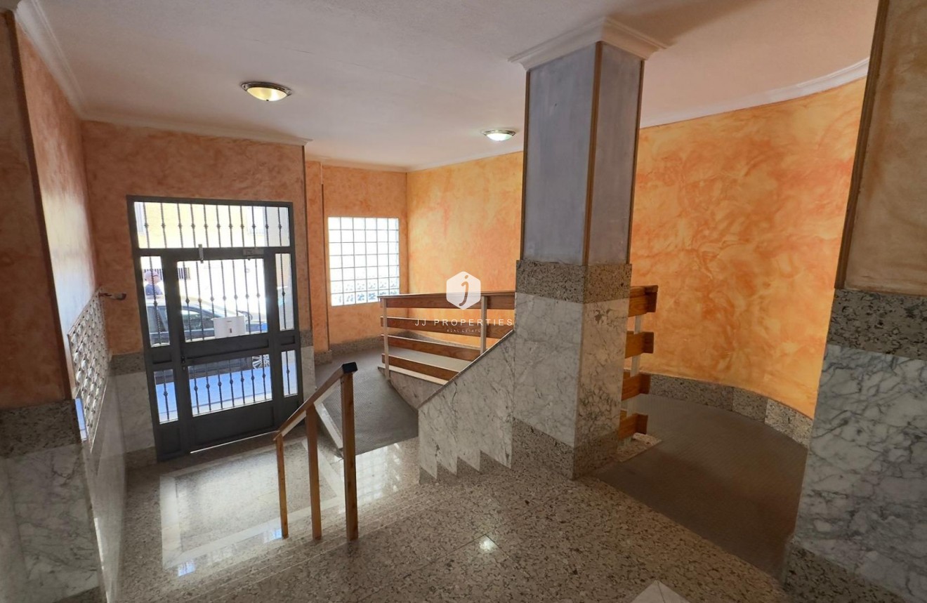 Aus zweiter Hand - Wohnung -
Torrevieja - Acequion