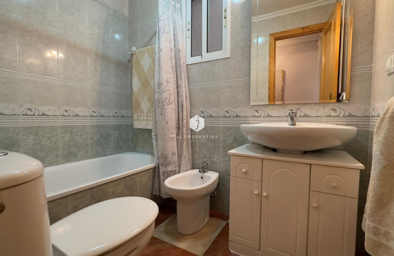 Aus zweiter Hand - Wohnung -
Torrevieja - Acequion